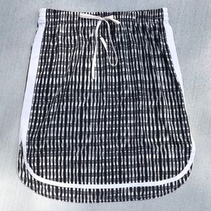 DKNYC Rounded Hemline Skirt